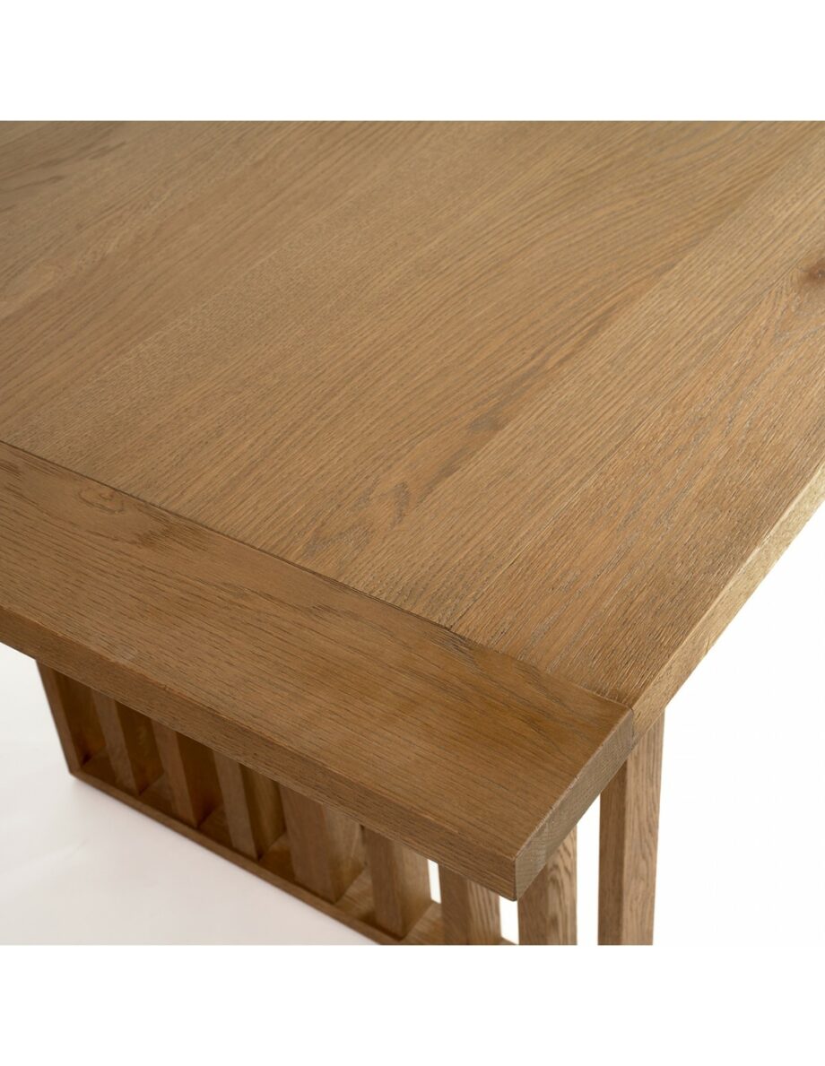 Bangkok dining table with wood legs